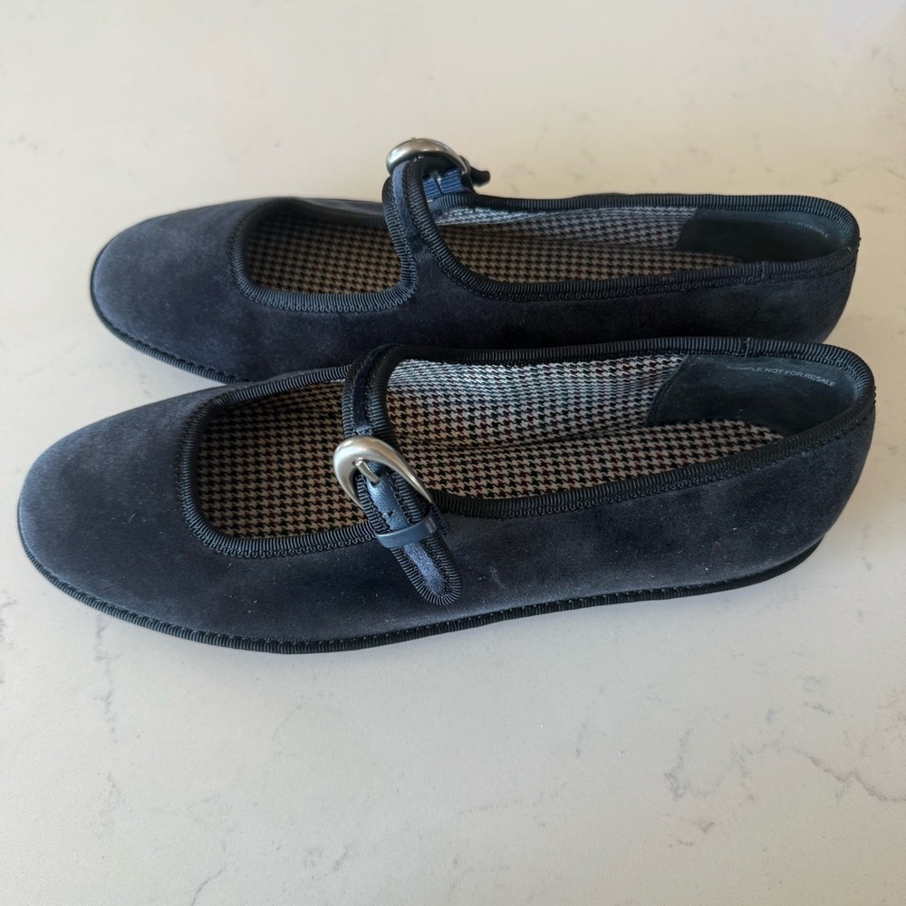 New Vince Nolita Velvet Mary Jane flats in color night star Size: 6 - Picture 2 of 4